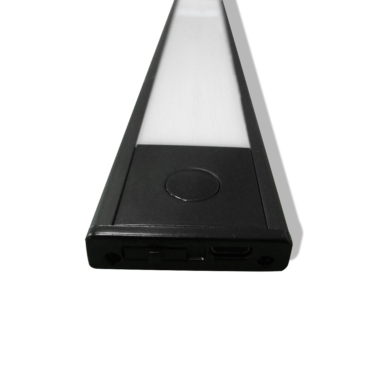 Réglette LED cuisine extra plate noir ou chrome rechargeable USB