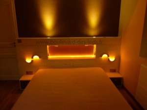 Eclairage-chambre-bandeau-LED-orange